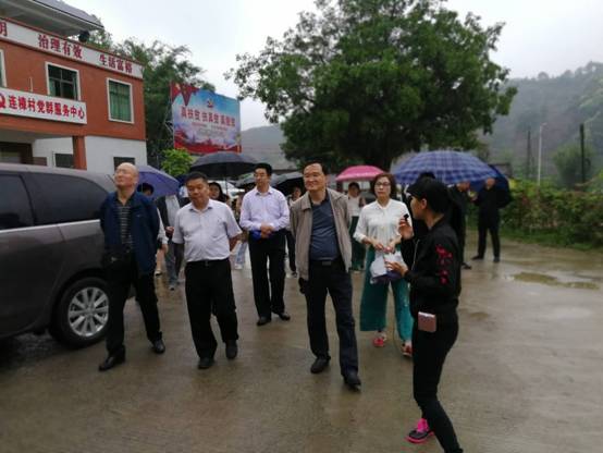 参观连江口镇连嶂中心村.jpg